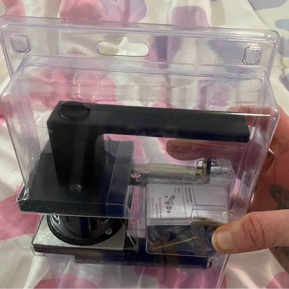 Kwikset Keyed Entry High Security Locking Door Handle With Smart Key Technology - Picture 2 of 11